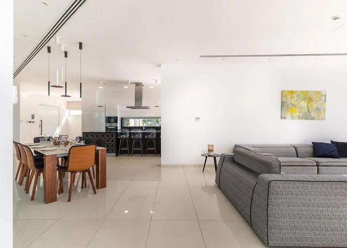 Beachfront Luxury Glory