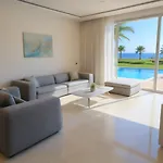 Beachfront Luxury Glory فيلة أيا نابا