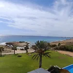 فيلة Beachfront Luxury Glory