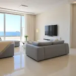فيلة Beachfront Luxury Glory