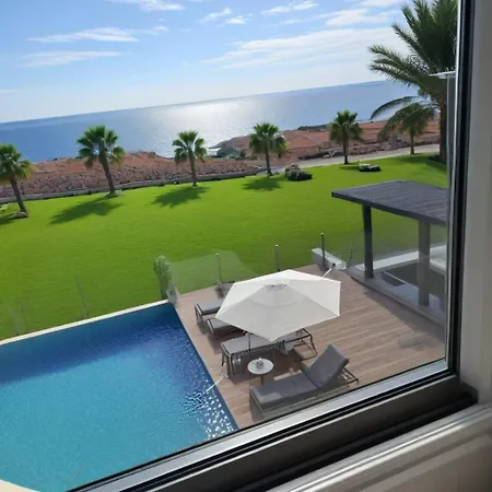 Beachfront Luxury Glory Villa
