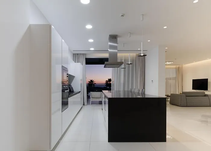 Villa Beachfront Luxury Glory *