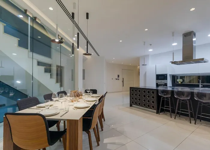 Villa Beachfront Luxury Glory