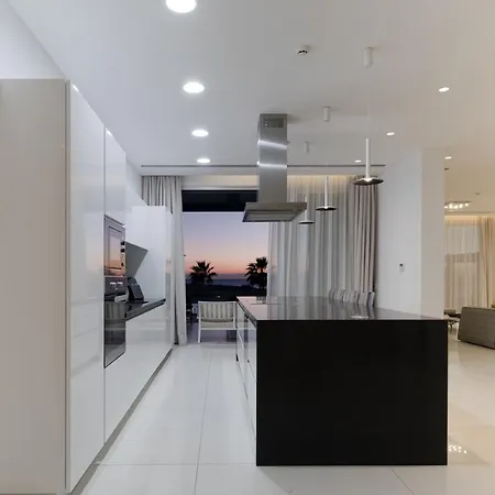 וילה Beachfront Luxury Glory *