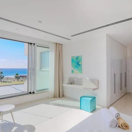 Beachfront Luxury Glory Villa *