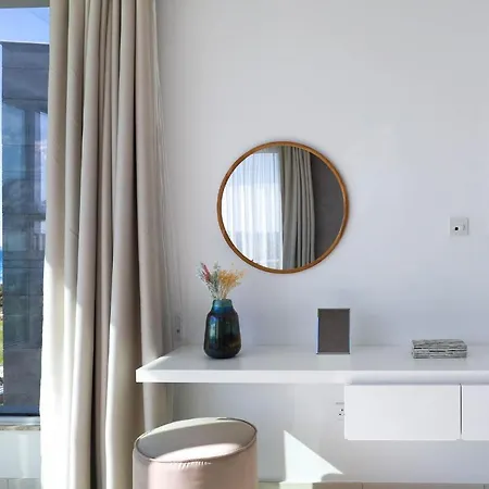 Willa Beachfront Luxury Glory *