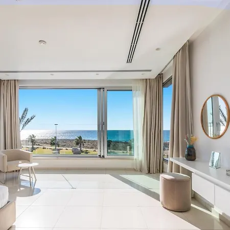 Villa Beachfront Luxury Glory Ayía Nápa
