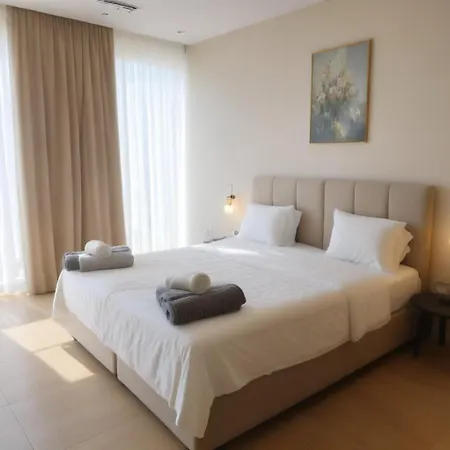 Beachfront Luxury Glory *