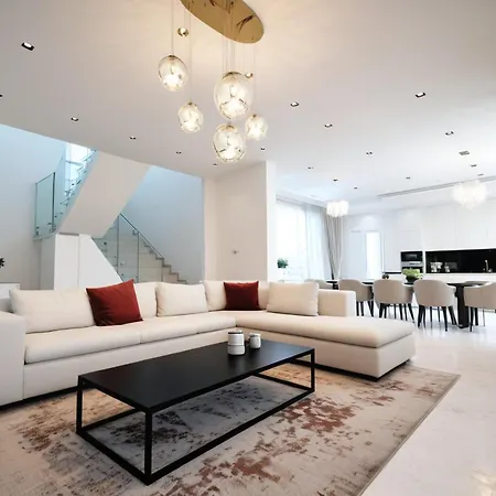 Beachfront Luxury Glory *