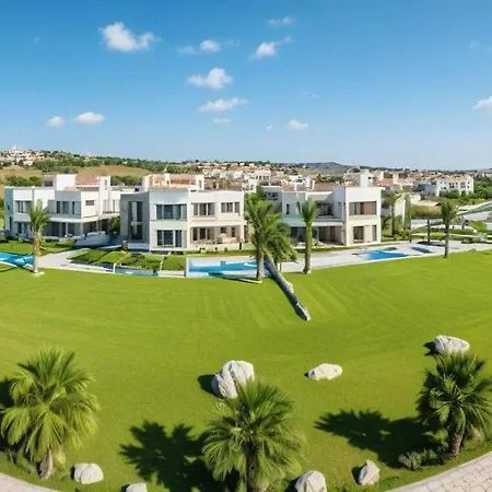 Beachfront Luxury Glory *