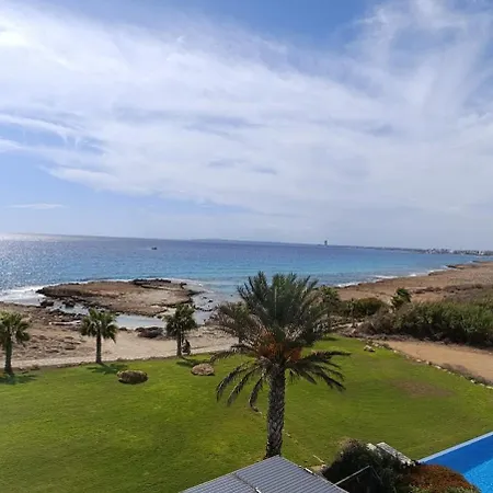 Villa Beachfront Luxury Glory