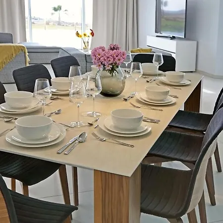 Beachfront Luxury Glory וילה