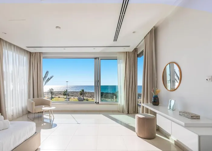 ヴィラ Beachfront Luxury Glory アヤナパ