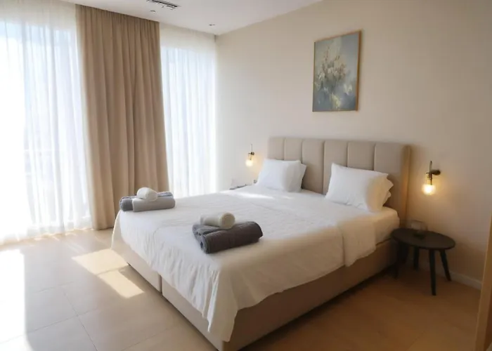 Beachfront Luxury Glory *