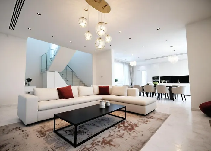 Beachfront Luxury Glory *