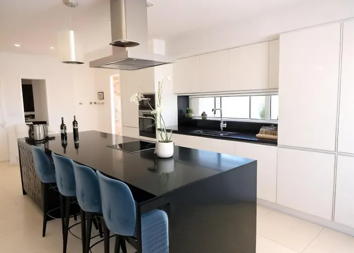 Beachfront Luxury Glory Villa *