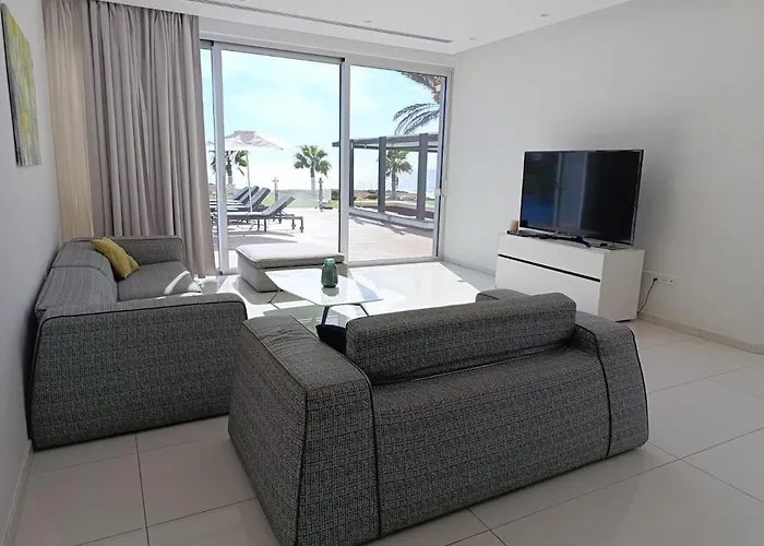 Beachfront Luxury Glory