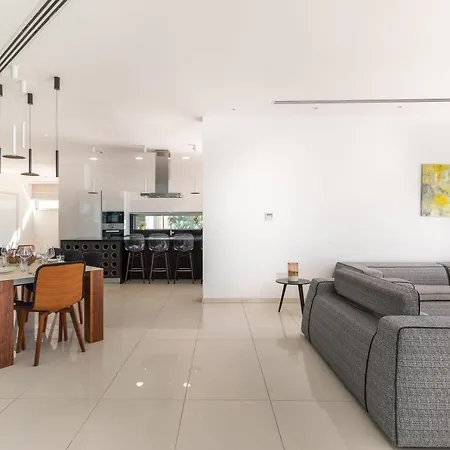 Beachfront Luxury Glory